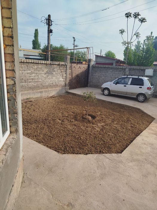 Uy sotiladi. Xovli sotiladi. Dom sotiladi