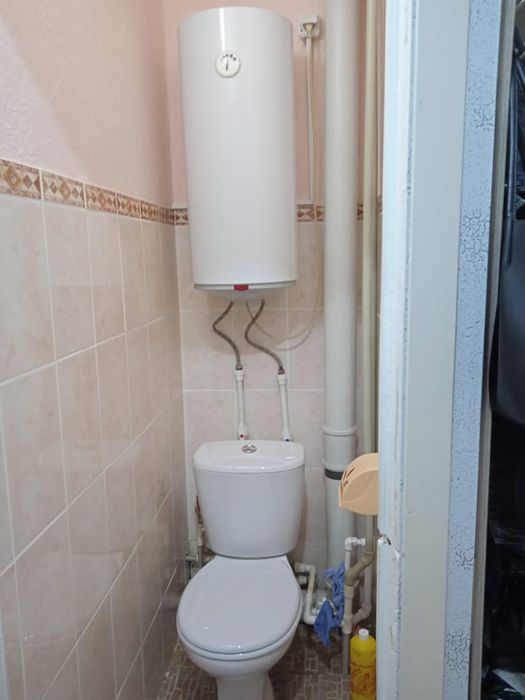 Продаётся 2 комнатная квартира,7 мкр.
