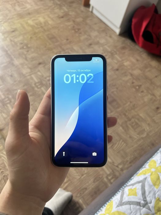 Продам айфон 11