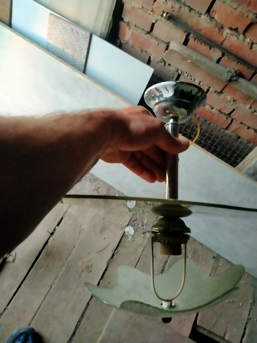 Продам люстры в количестве 3 штуки