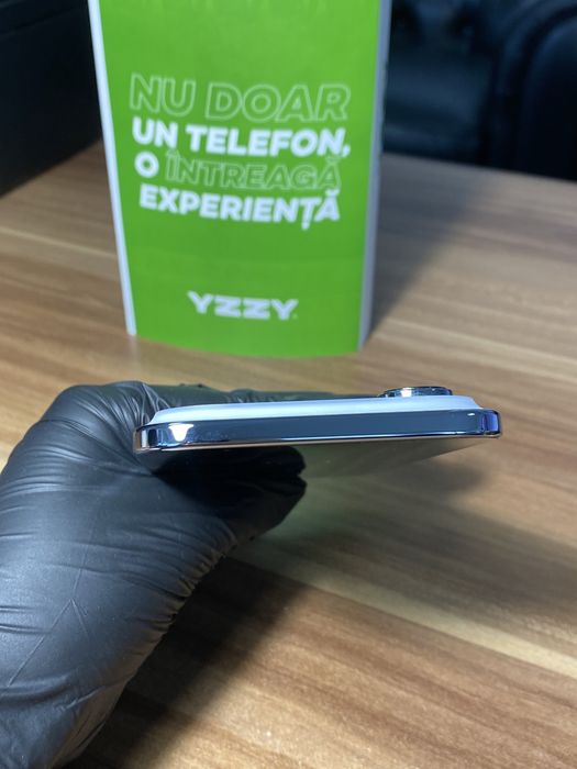 iPhone Air • 256 GB • Sky Blue