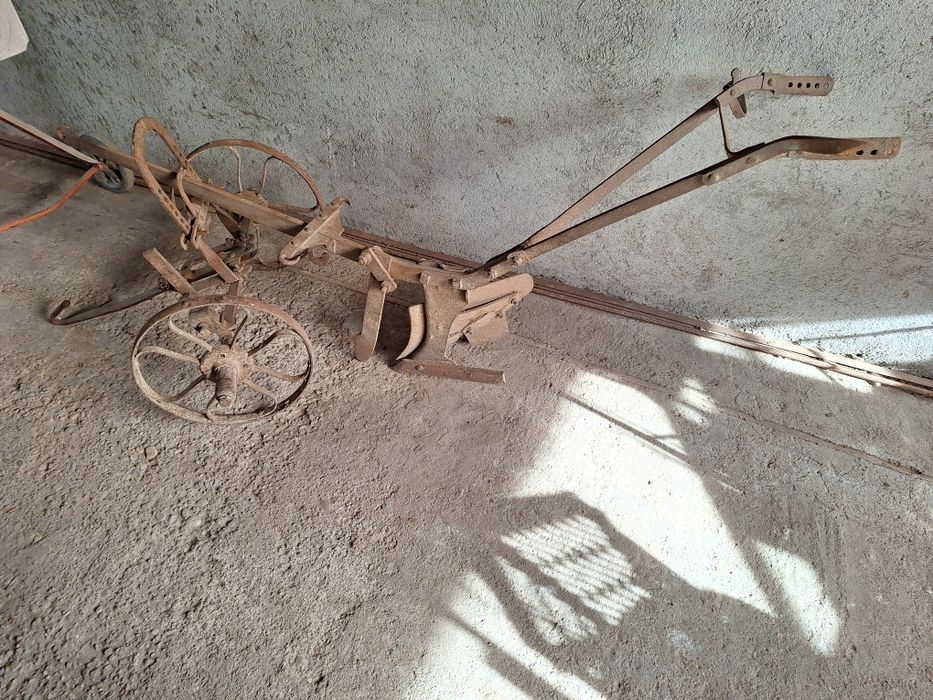 Plug de arat pentru cal (utilizabil sau decorativ)