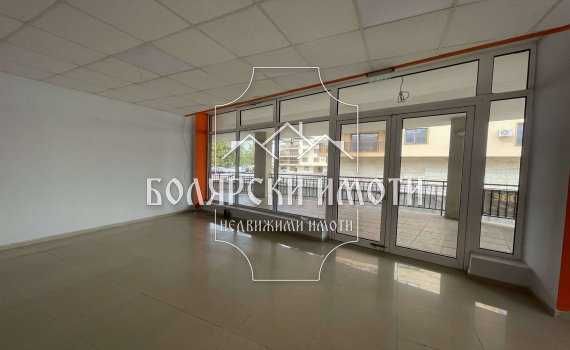 Дава се под наем Магазин в Велико Търново, Бузлуджа - 70 кв.м за 408 € - Снимка #2