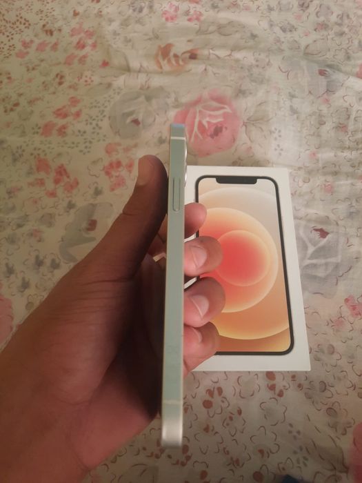 Iphone 12 64 гб!