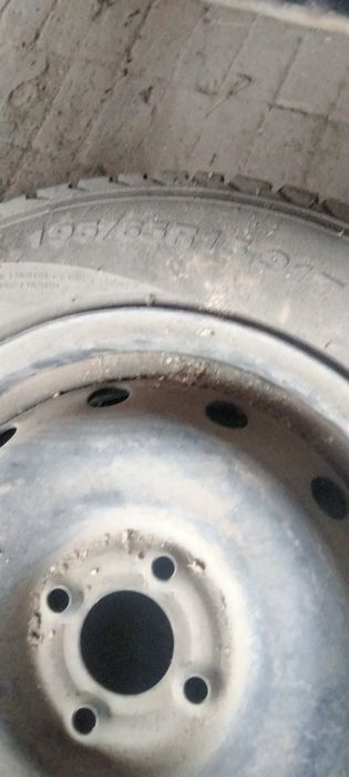 Шины с дисками 195/65/15 зимние