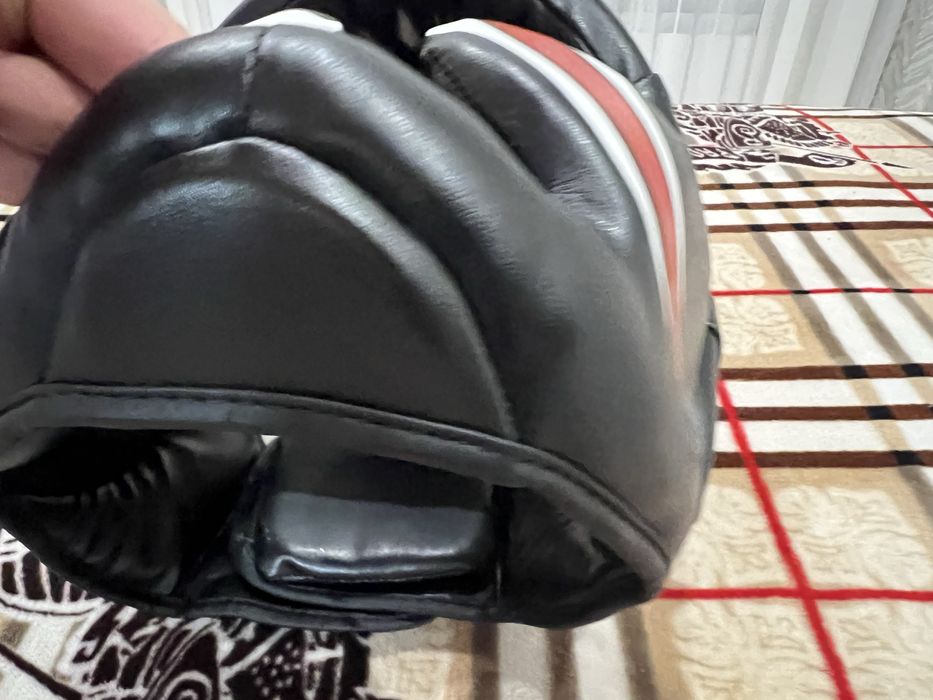 Продам боксерскмй шлем EMRAH