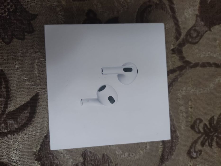 Продам наушник Айрподс 3