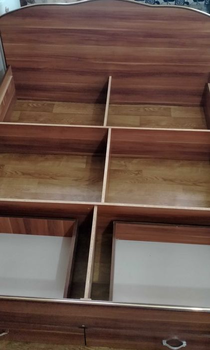 Кровать двуспальная