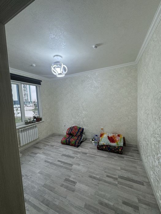 Yashnabod Olmos maxallasi 3/1/16 73 kvadrat kvartira sotiladi