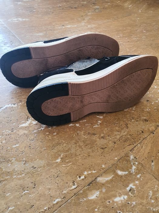 Pantofi sport Liu.Jo folosiți foarte putin doar la interior