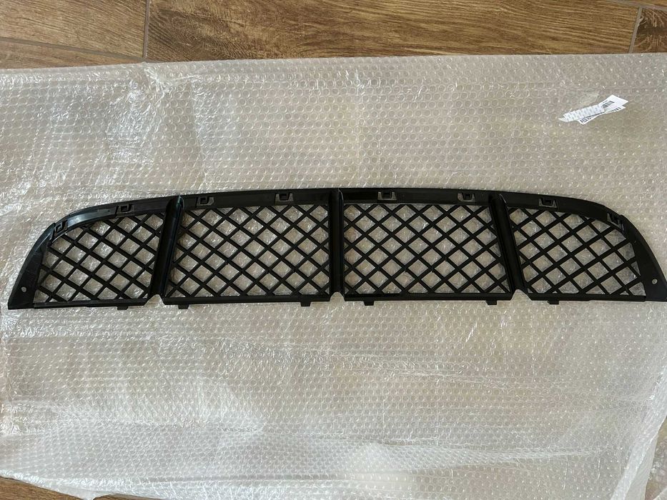 Tiguan 5N - bara fata, grila radiator, grila bara fata - Produse Noi