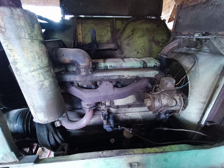Motor combina Perkins in 6 pistoane de 120 de cai