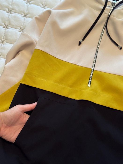 Суичър с качулка