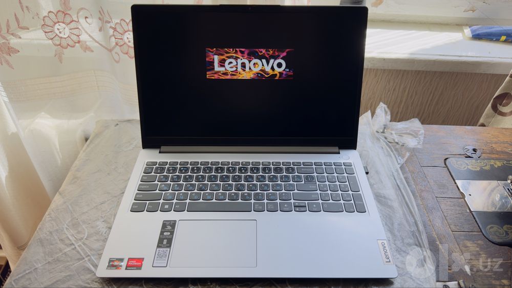 Lenovo Ryzen 7 5700U
