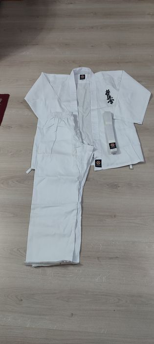 Продам кимоно каратэ