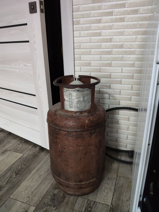 Продам газовую плиту