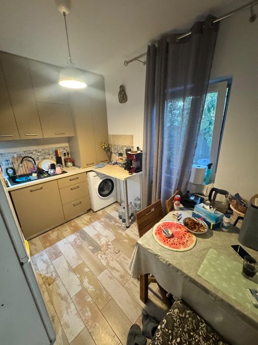 Vând apartament în Dragomirești Deal