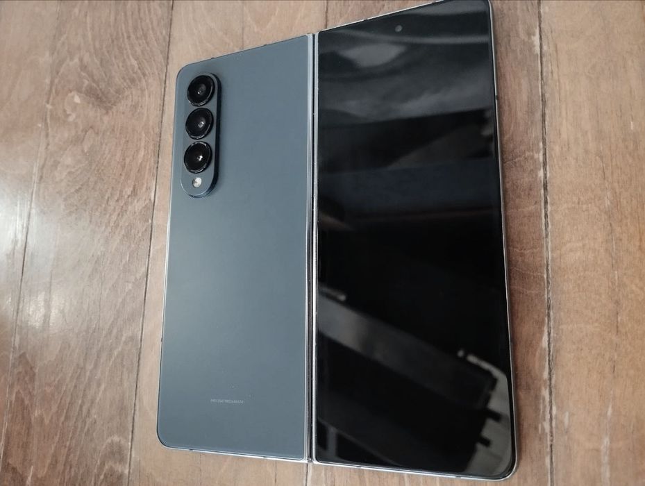 Samsung Galaxy Z Fold4 — 512 ГБ /12