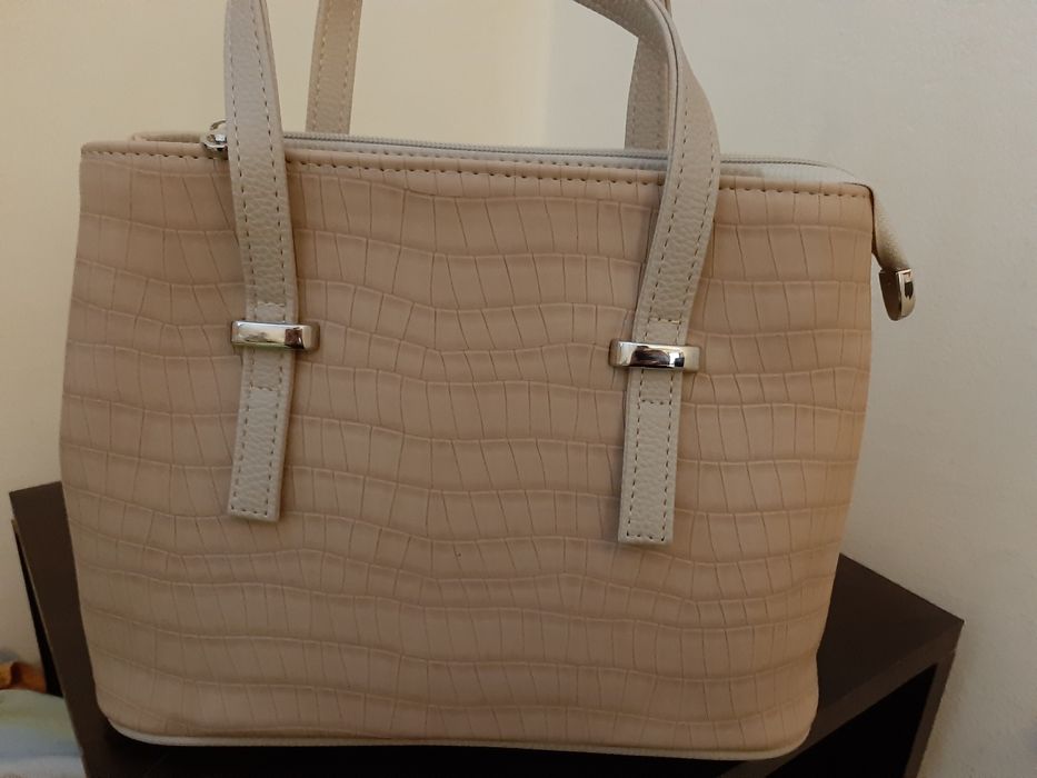 Нова дамска чанта