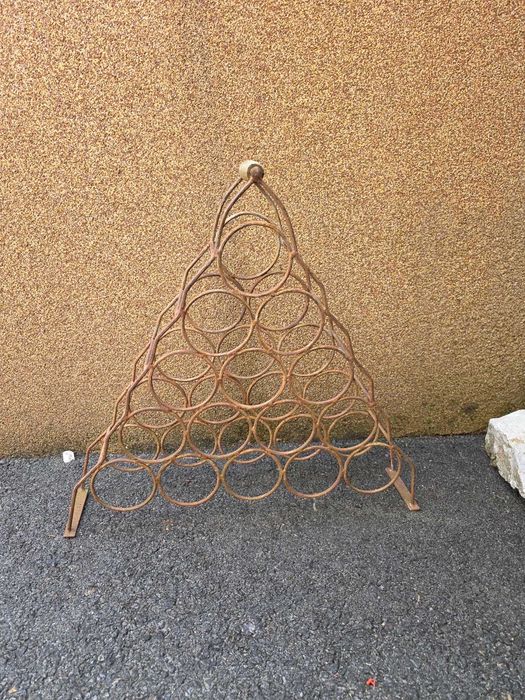 Ретро шкаф с дърворезба