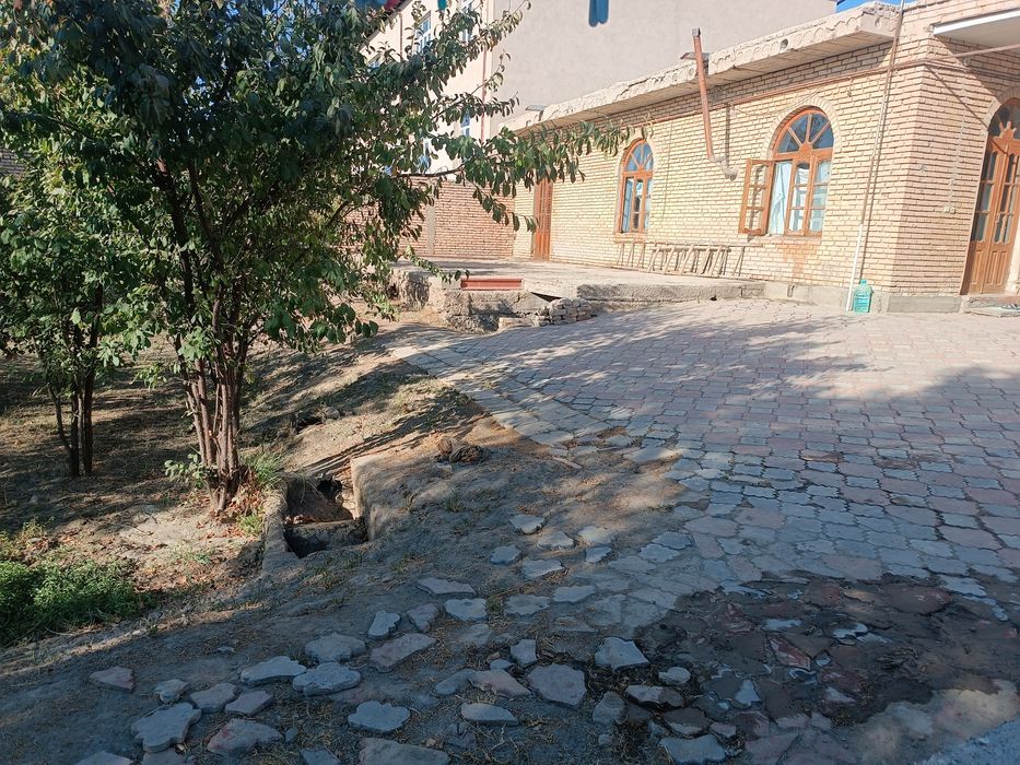 Geofizikada Uchastka sotiladi, narxini yana kelishamiz