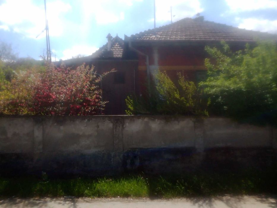 vînd casă bătrânească sat Mânerău nr  76