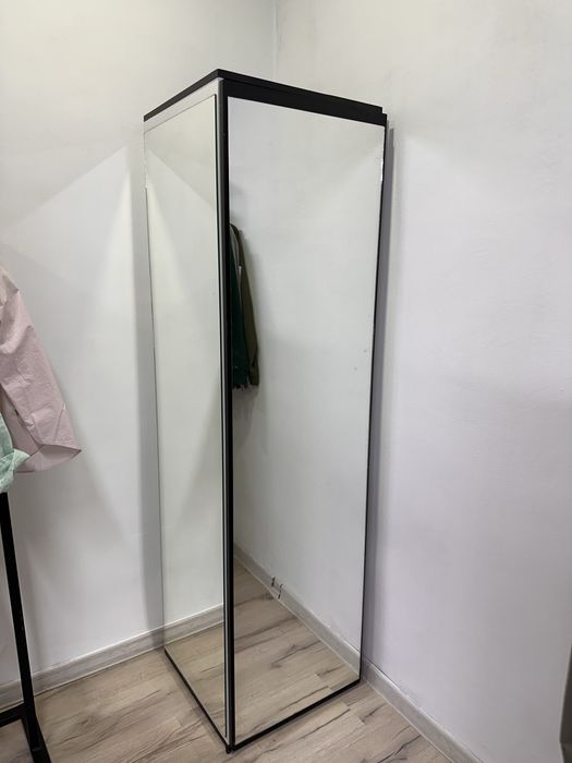 Продам шкаф с зеркалом