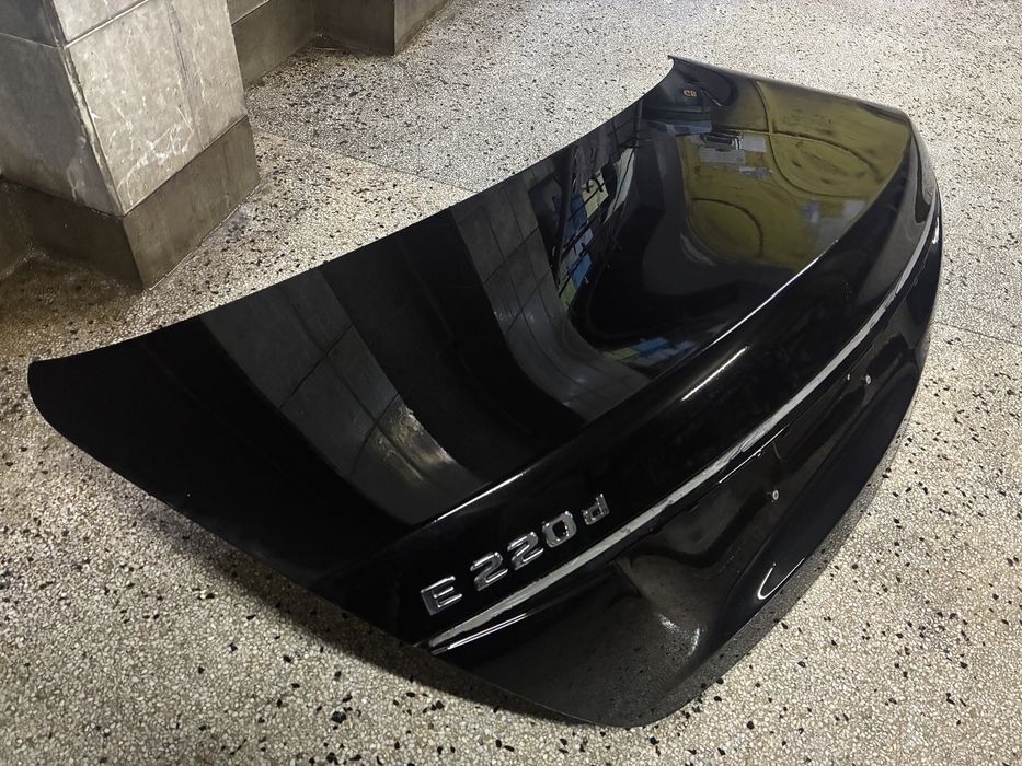 Mercedes W213/Заден капак