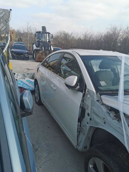 Shevrolet kruz 09g.2.0куб. На части