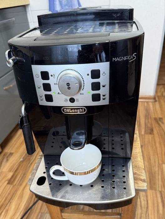 Кофемашина DeLonghi Magnifica s