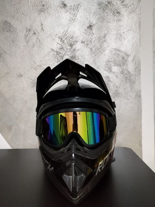 Vând casca moto cross/atv , este in stare foarte bună!