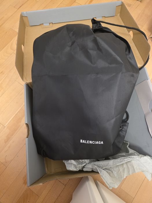 Balenciaga tarcks