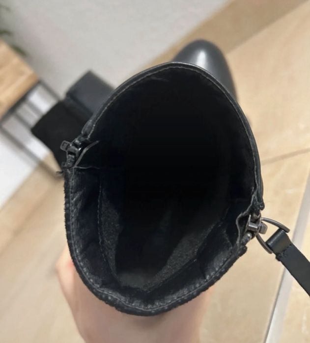 Ghete cu toc gros pana la glezna