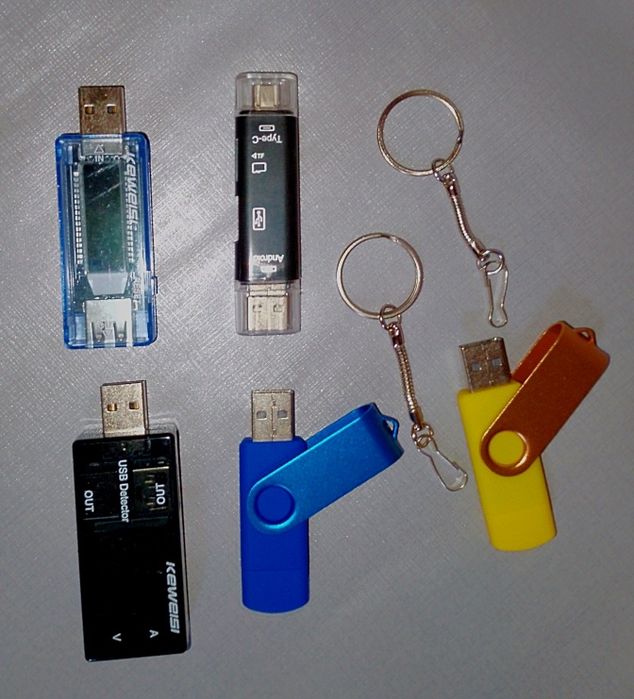 Флешки 128 гб, амперметр, Вольметер.