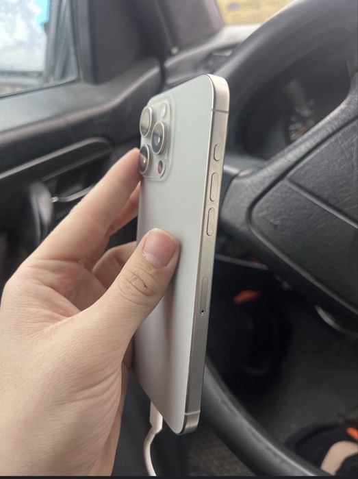 iPhone 15 Pro Max в идеальном состоянии