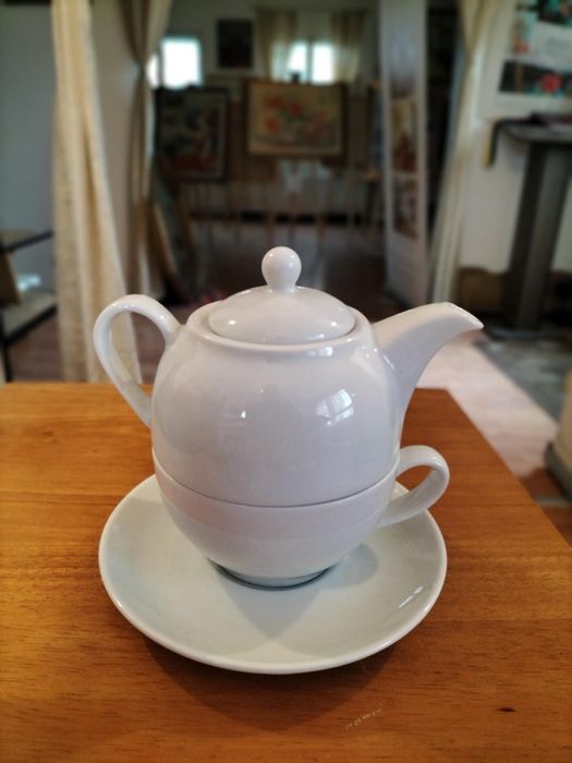 Ceainic cu Ceasca si Farfurie Portelan