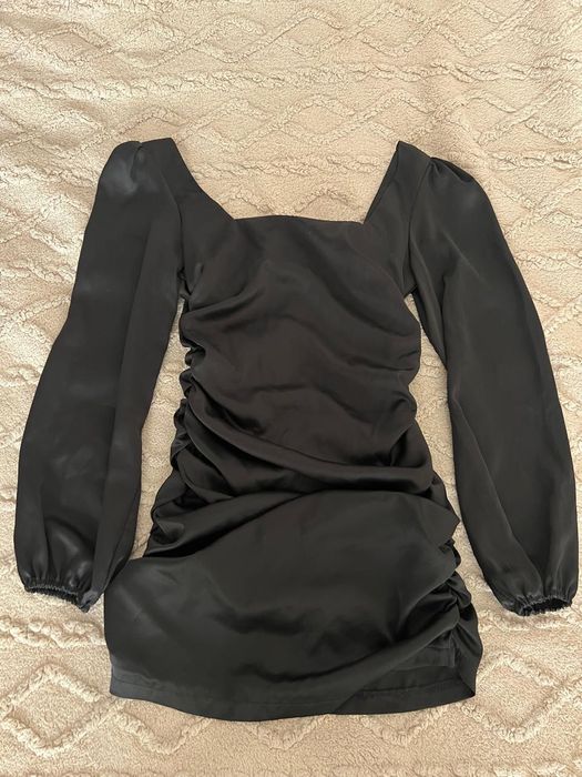 Продам вечернии платья.