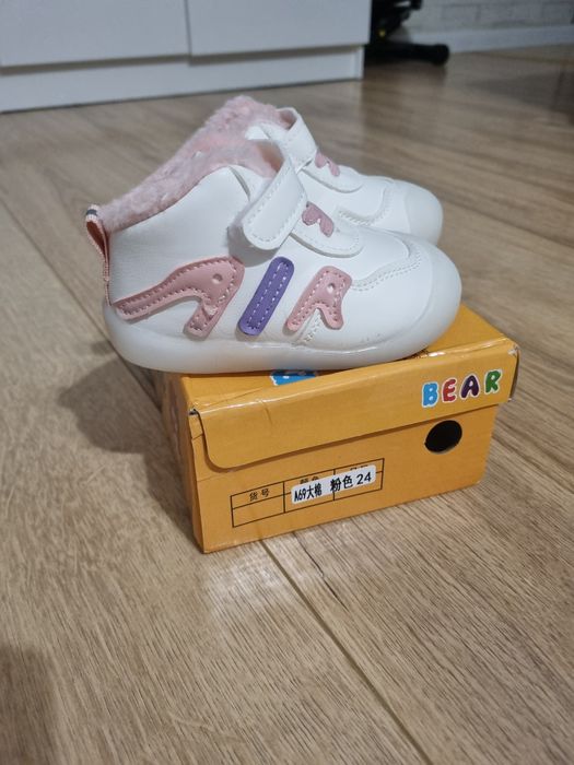 Кроссовки утеплённые