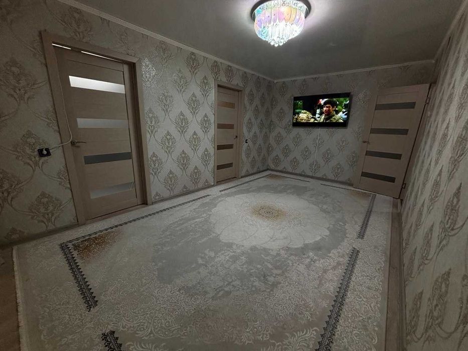 Продам 4 комнатную квартиру