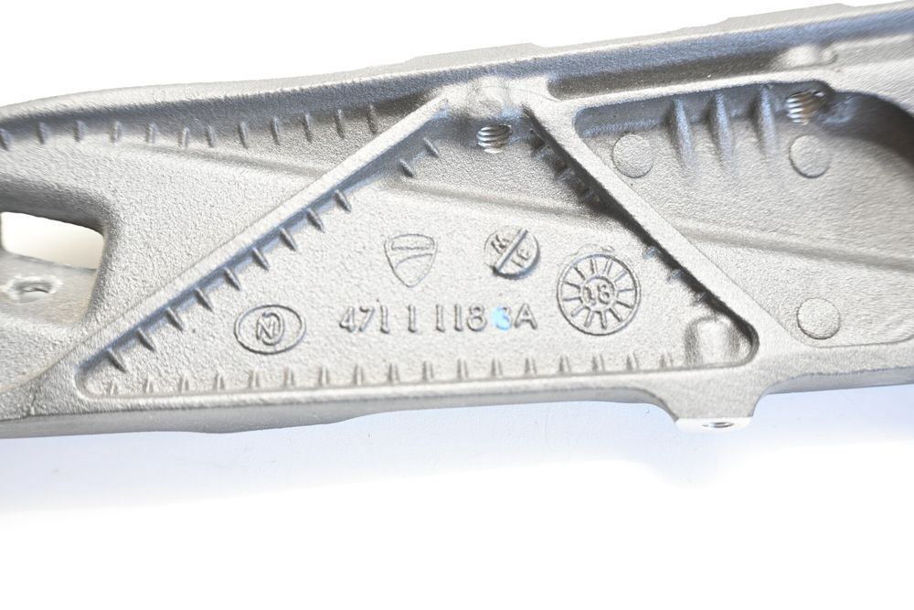 Ducati Panigale V4 Cadru codita spate set stanga dreapta