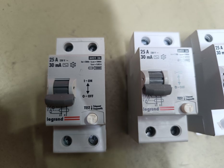 Продам Автоматы УЗО 25Ампер