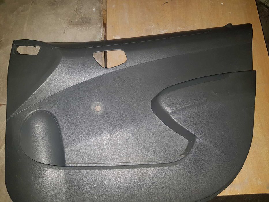 Обшивки двери  спарк 1 поз.