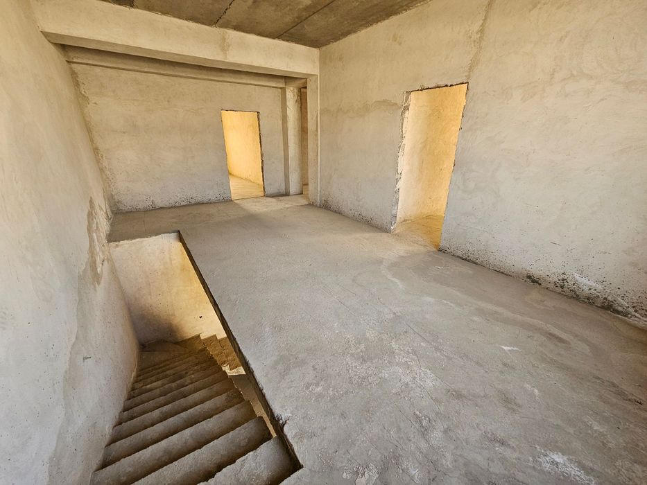 Срочно!Продается 4х ком дублекс 170кв+80кв терасса в подарок. 1м2 415$