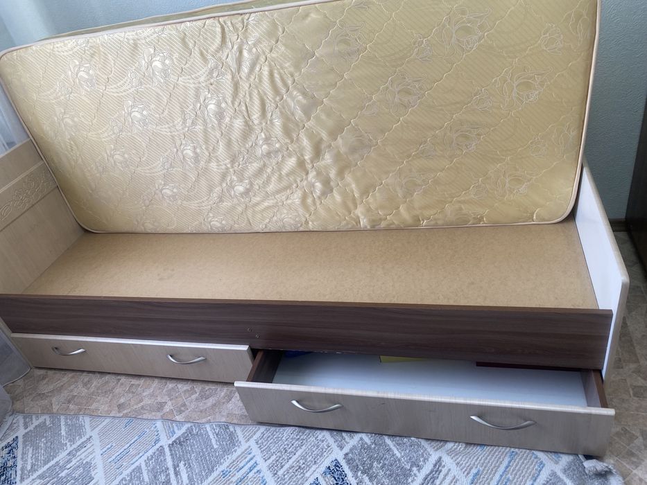 Кровать односпальный