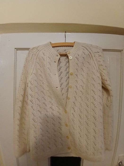 Pulover împletit din lana