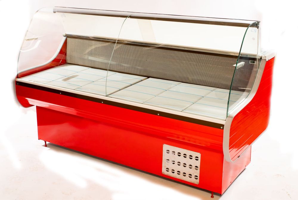 Vitrina frigorifica orizontala pentru mezeluri cu lumina led