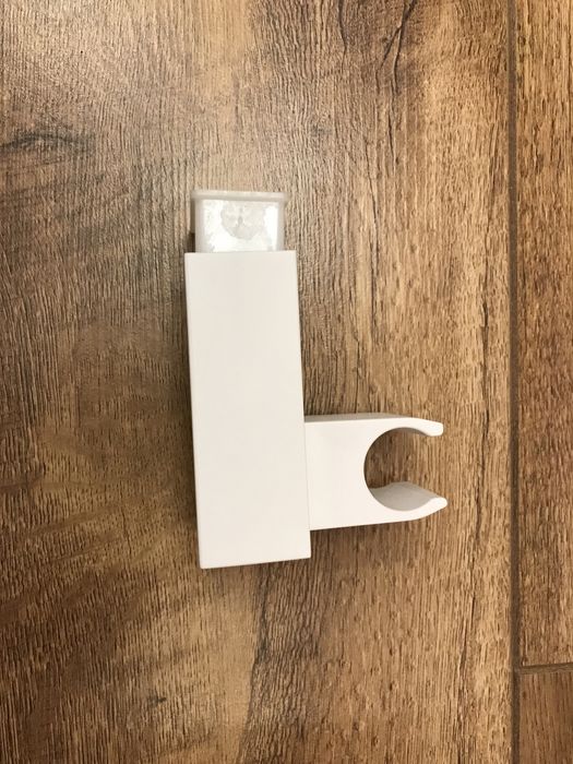 Держатель лейки душа.