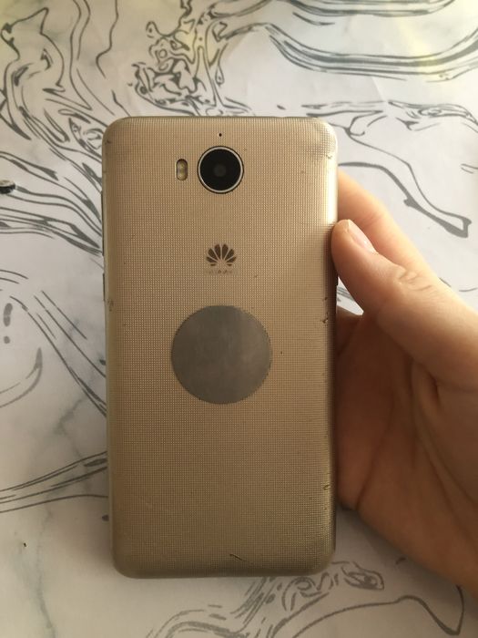 Хуавей Ү7 продам срочно