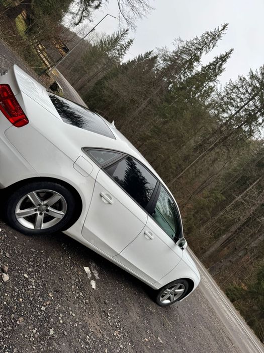 Audi A4  B8  manuala