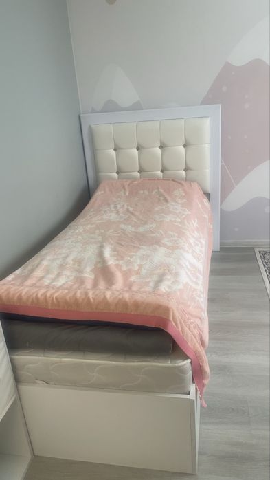Кровать продам новая